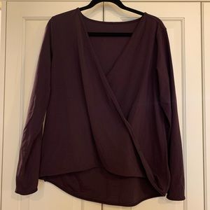 Lululemon twist front long sleeve top